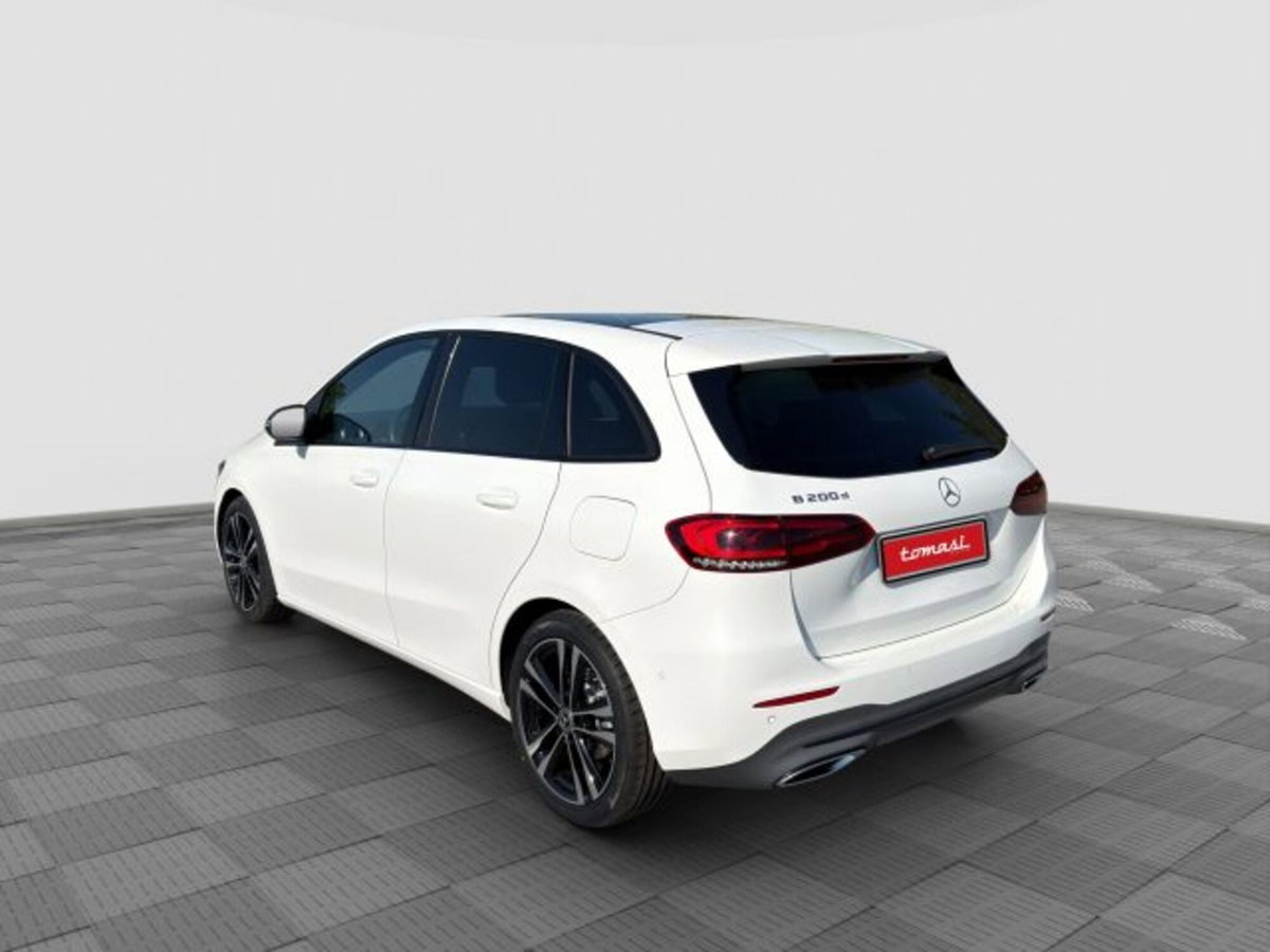 Mercedes-Benz CLA Shooting Brake 200 d Automatic Shooting Brake Sport (3)