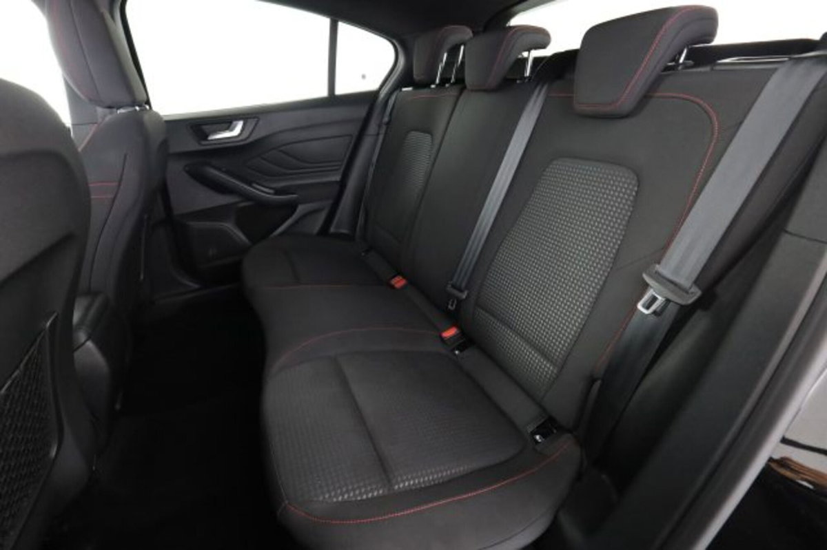 Ford Focus Station Wagon 1.0 EcoBoost 125 CV Start&Stop SW ST Line (3)