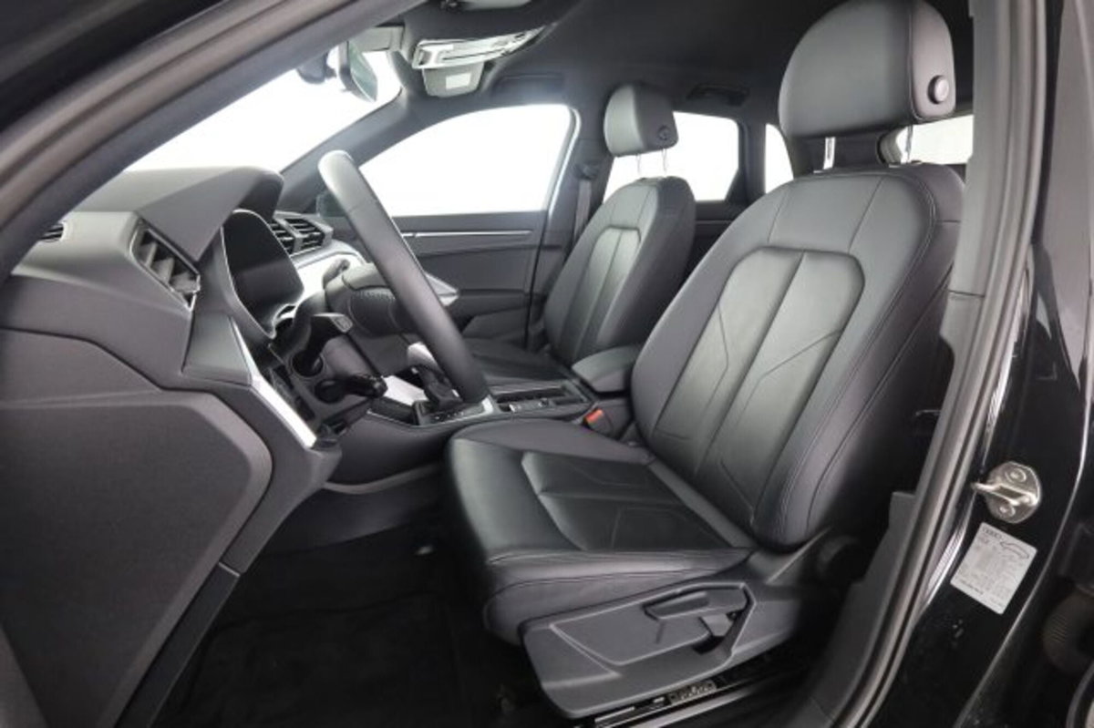 Audi Q3 Sportback 40 2.0 tdi Identity Black quattro 193cv s-tronic (2)