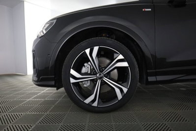 Audi Q3 Sportback 40 2.0 tdi Identity Black quattro 193cv s-tronic (8)