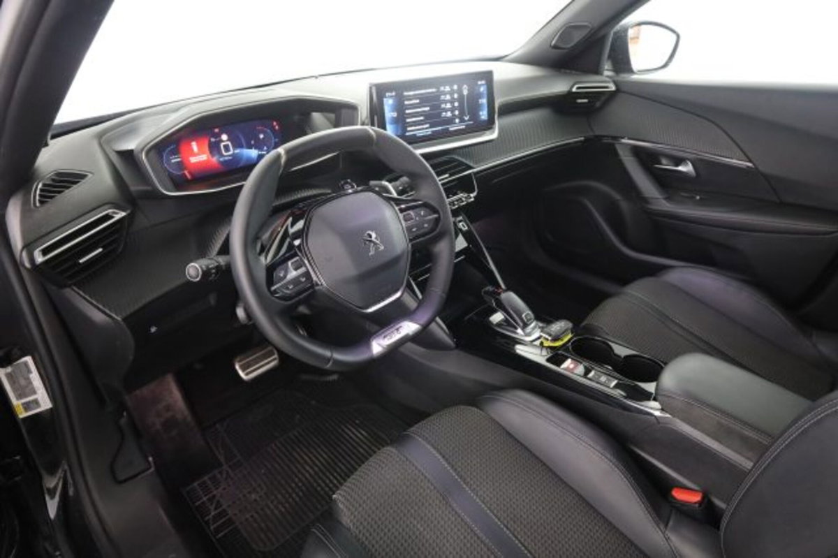 Peugeot 2008 PureTech 130 S&S EAT8 GT Pack