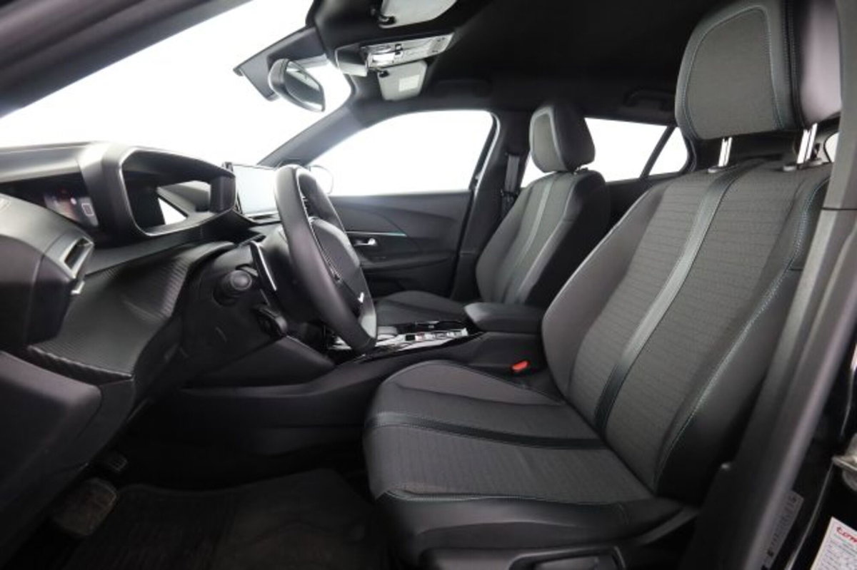 Peugeot 2008 PureTech 130 S&S EAT8 Allure Pack (2)