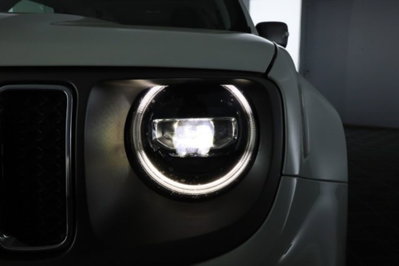 Jeep Renegade 1.3 T4 DDCT Limited (9)
