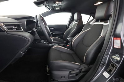 Toyota Corolla GR SPORT 1.8 Hybrid Bi-Tone (2)