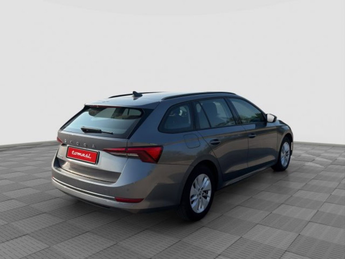Skoda Octavia Station Wagon 1.5 G-TEC DSG Wagon Executive (5)