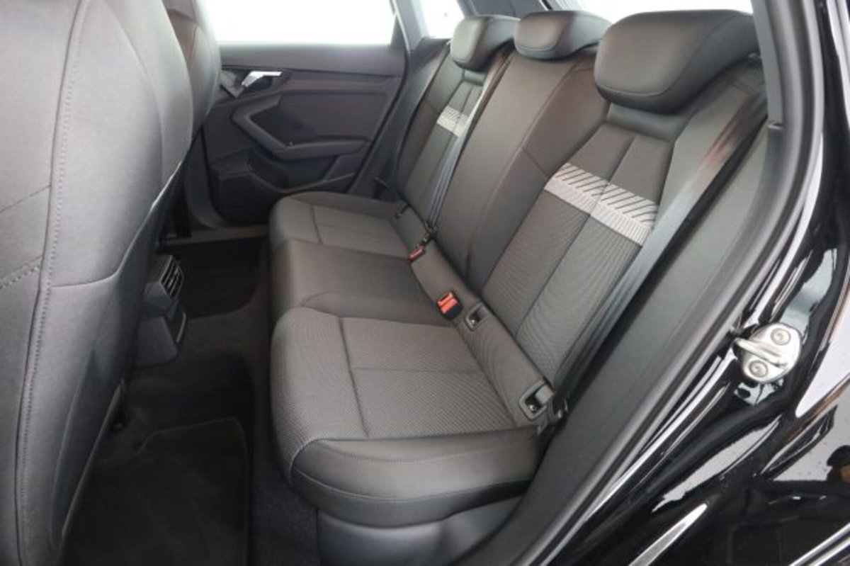 Audi A3 Sportback 30 TDI S tronic Business (11)