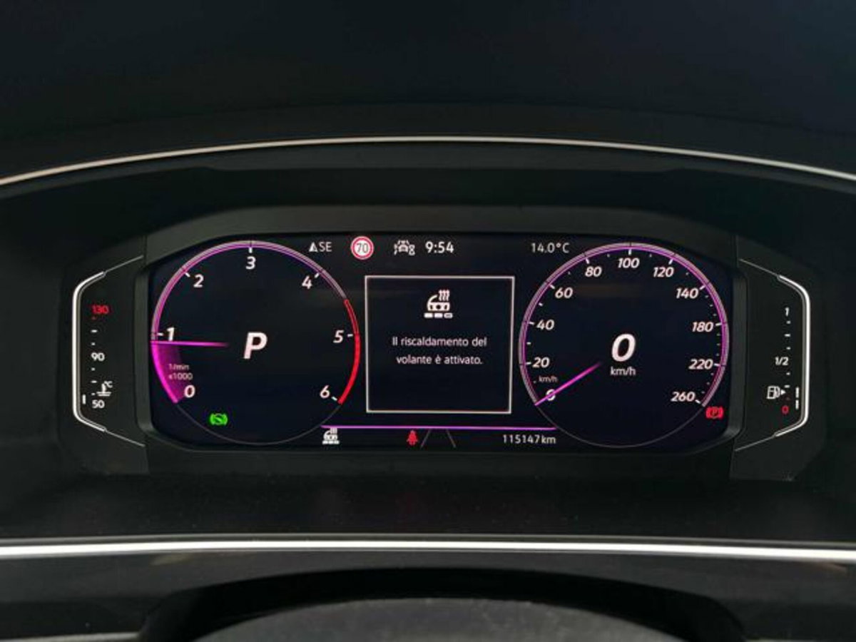 Volkswagen Tiguan Allspace 2.0 tdi R-Line 150cv dsg (15)