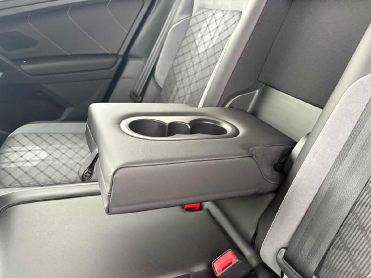 Volkswagen Tiguan Allspace 2.0 tdi R-Line 150cv dsg (20)