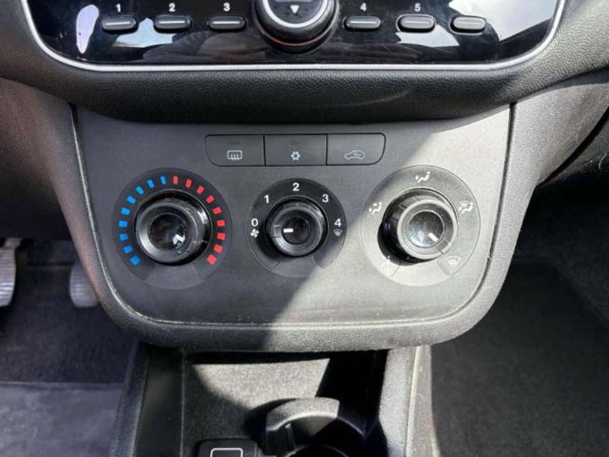 Fiat Punto 1.3 MJT II S&S 95 CV 5 porte Lounge (10)