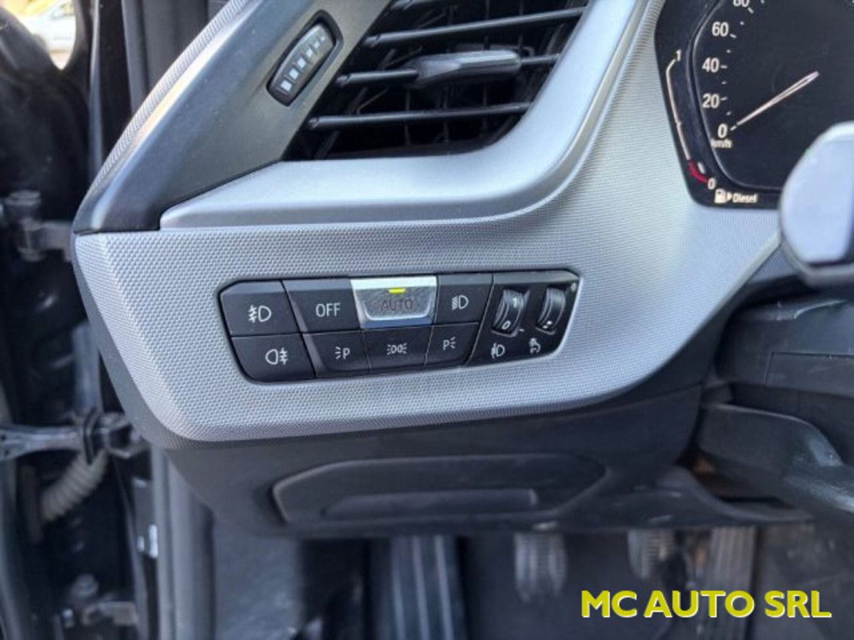 BMW Serie 1 116d 2.0 116CV cat 5 porte Attiva DPF (13)
