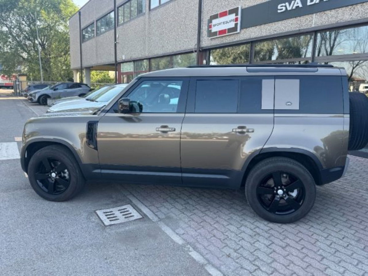 Land Rover Defender 110 3.0d i6 mhev X-Dynamic SE awd 200cv auto (8)