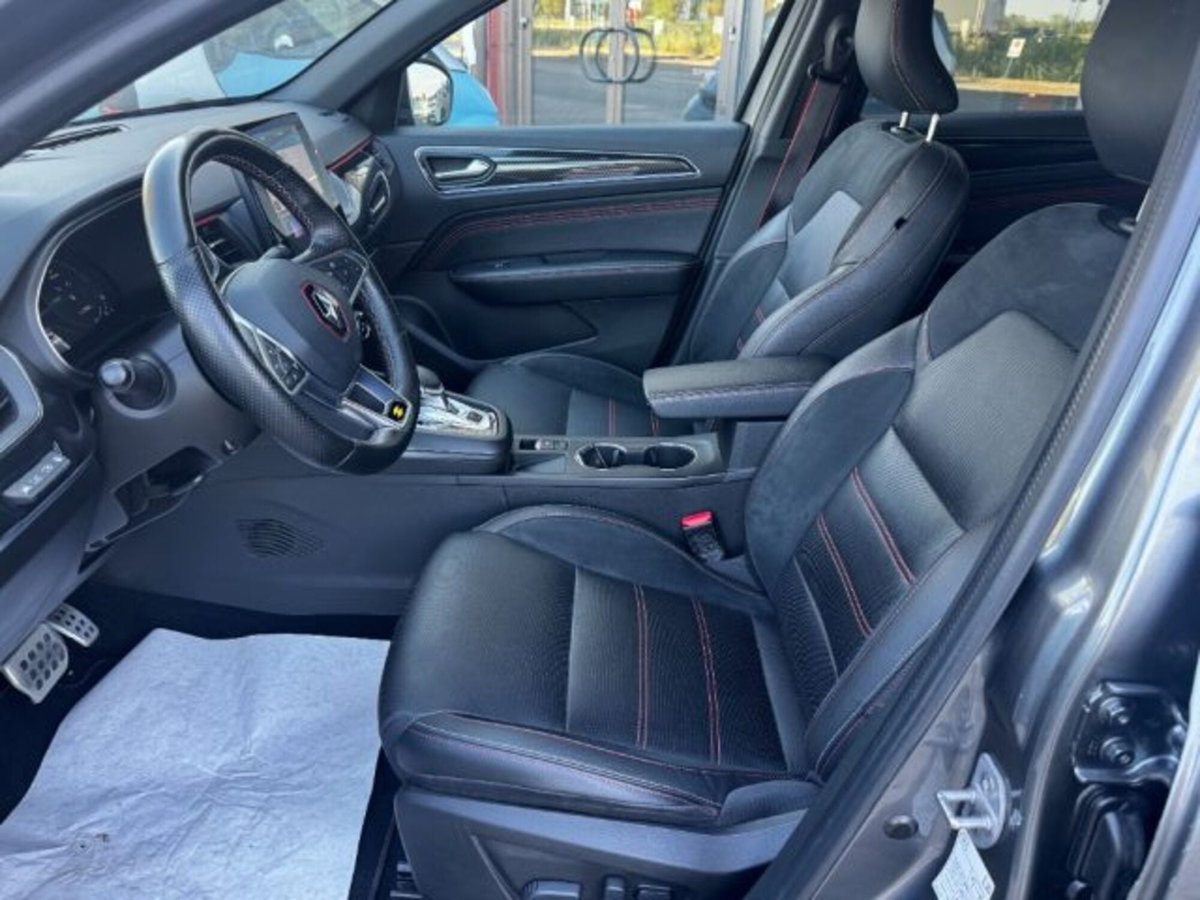 Renault Arkana E-Tech 145 CV R.S.Line Fast Track (10)