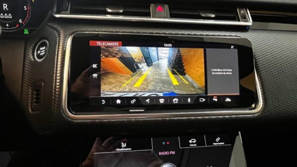 Land Rover Range Rover Velar 2.0D I4 240 CV R-Dynamic S (13)