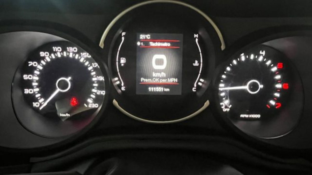 Fiat 500L 1.6 Multijet 120 CV Mirror City Cross (9)