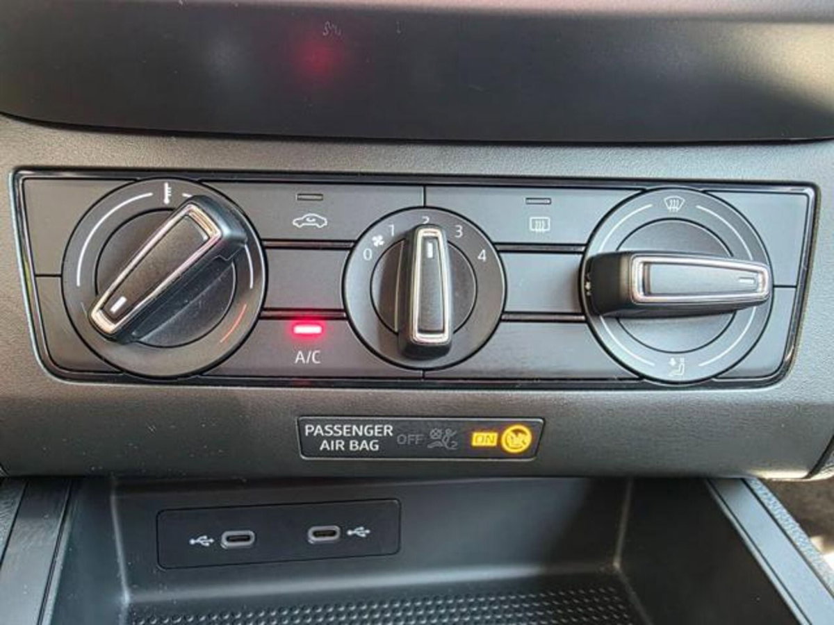 SEAT Ibiza 1.0 TGI 5 porte Style (12)