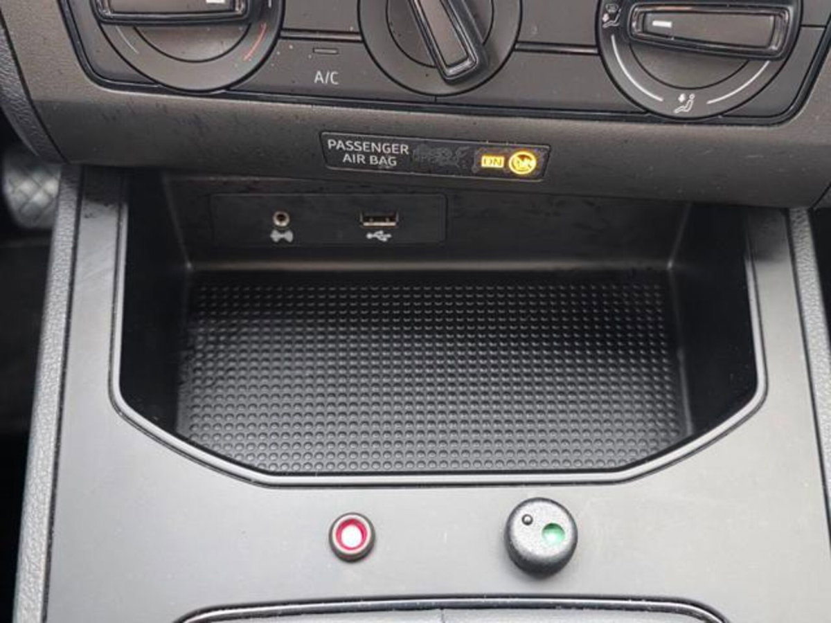 SEAT Ibiza 1.0 TGI 5 porte Style (10)