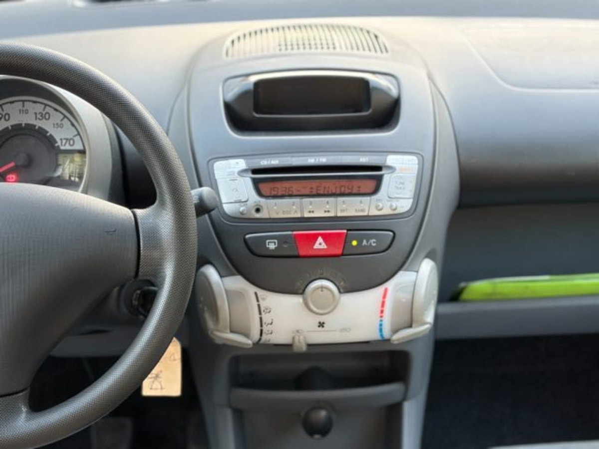 Peugeot 107 68CV 5p. Desir (10)