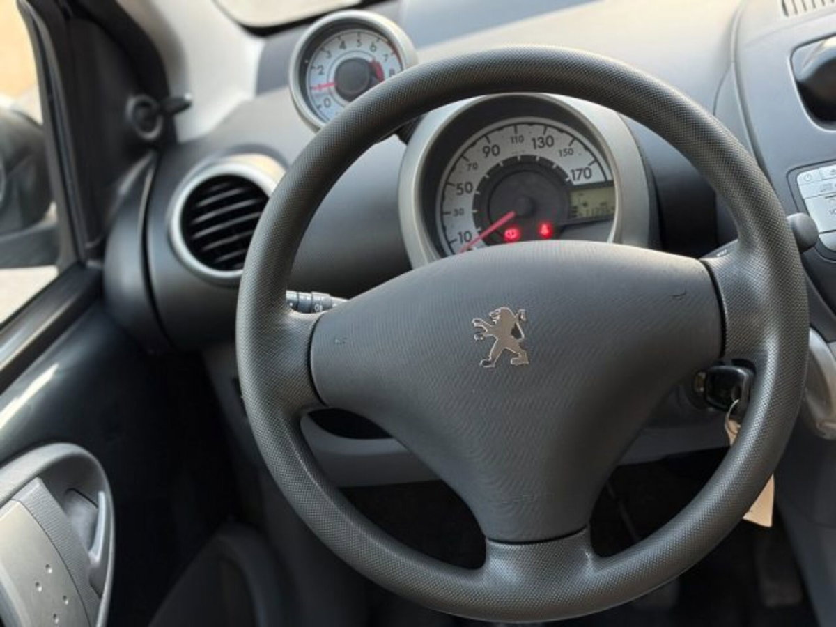 Peugeot 107 68CV 5p. Desir (11)