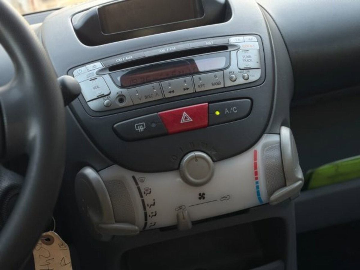 Peugeot 107 68CV 5p. Desir (12)