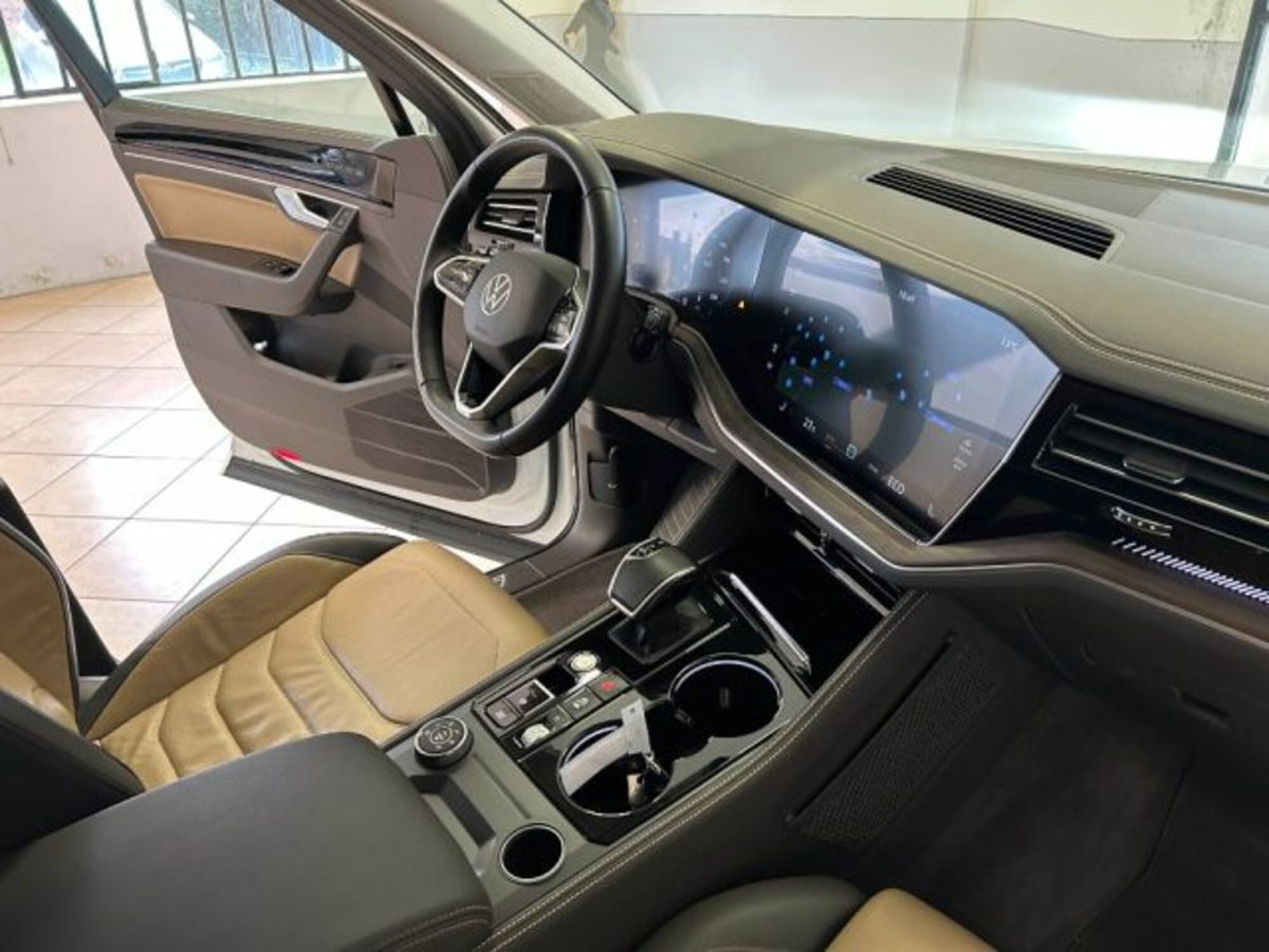 Volkswagen Touareg 3.0 V6 TDI SCR Elegance (9)