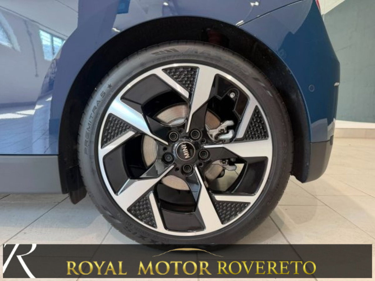 MINI Mini Cooper SE M (4)