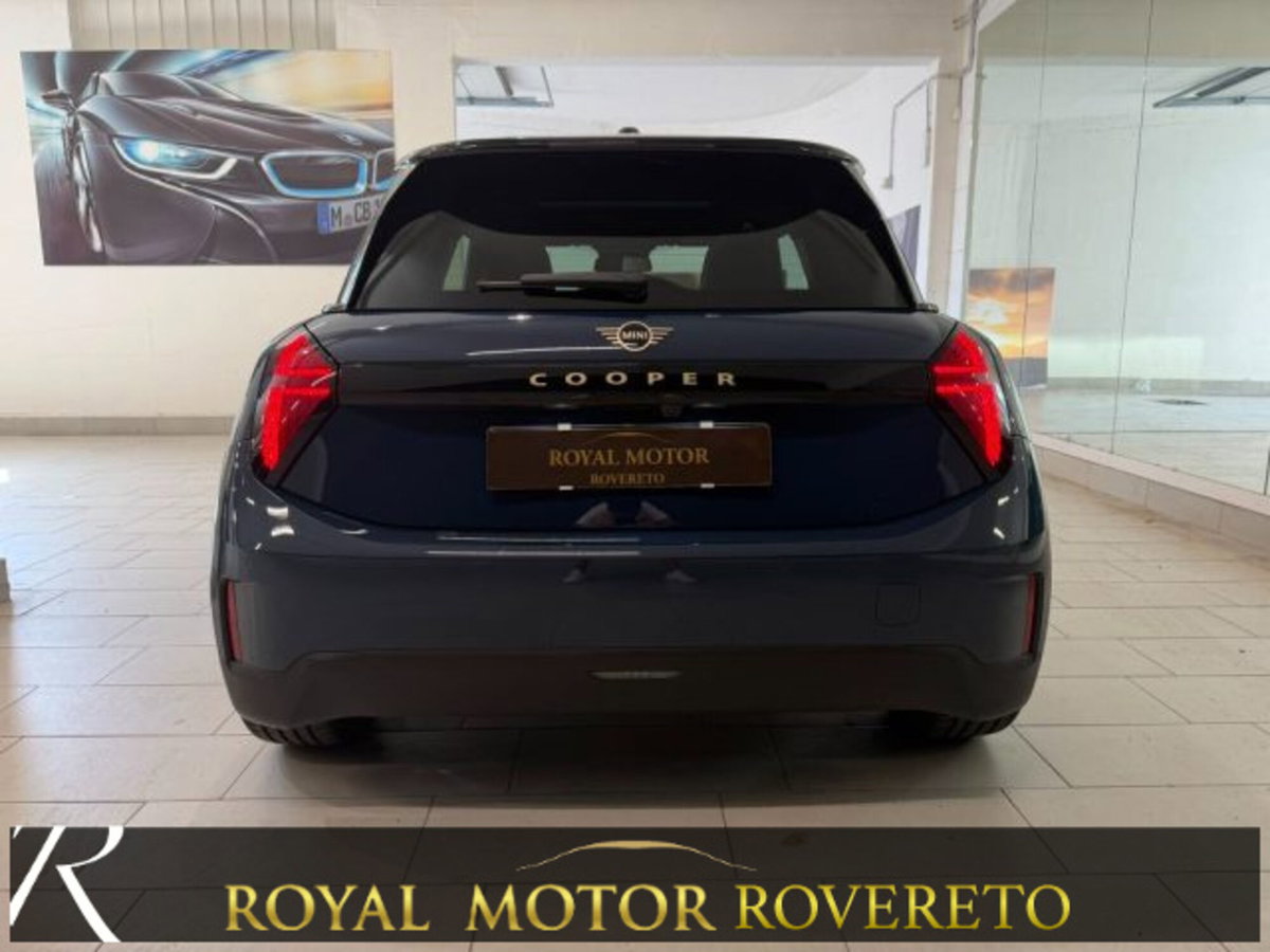 MINI Mini Cooper SE M (6)