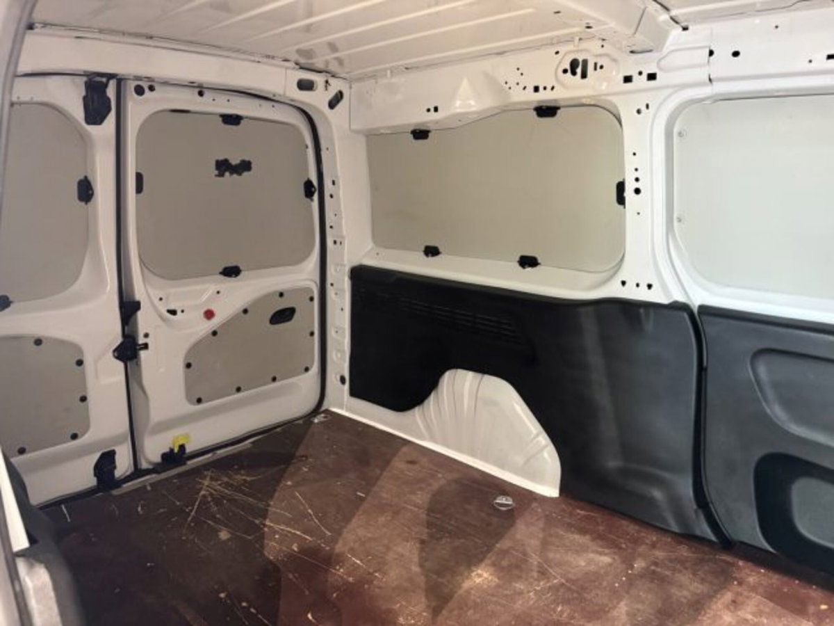 Opel Combo Furgone Cargo XL 1.5 Diesel 100CV PL 950kg Edition (9)