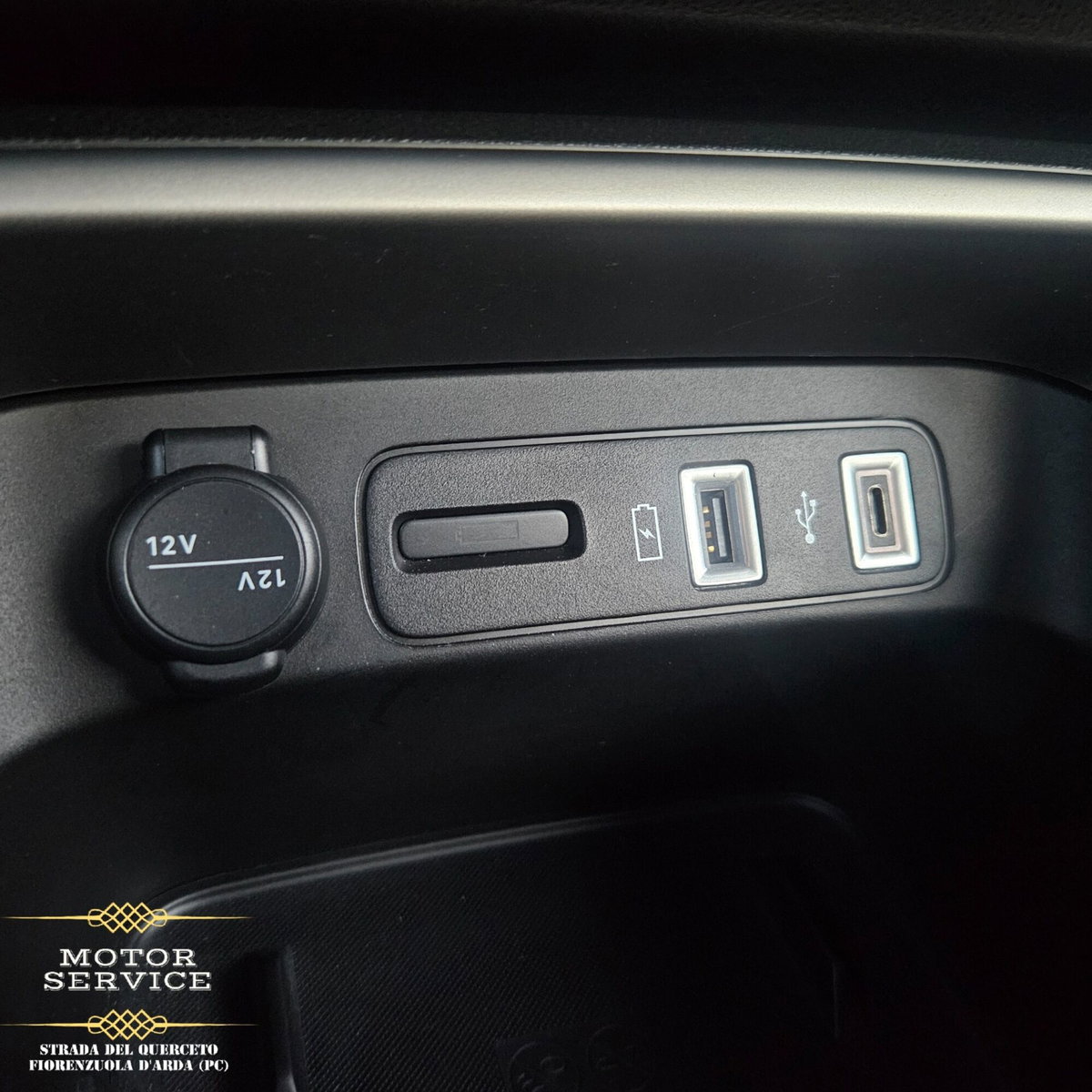 Jeep Avenger 1.2 turbo Summit fwd 100cv (17)