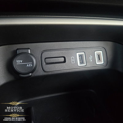 Jeep Avenger 1.2 turbo Summit fwd 100cv (17)