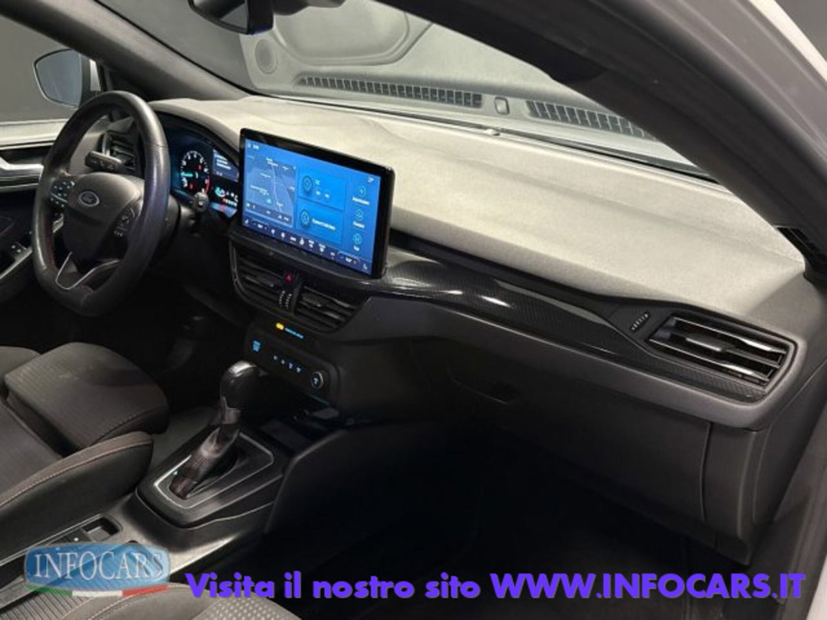 Ford Focus Station Wagon 1.0 EcoBoost Hybrid 155 CV SW ST-Line (12)