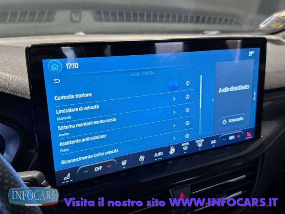 Ford Focus Station Wagon 1.0 EcoBoost Hybrid 155 CV SW ST-Line (16)