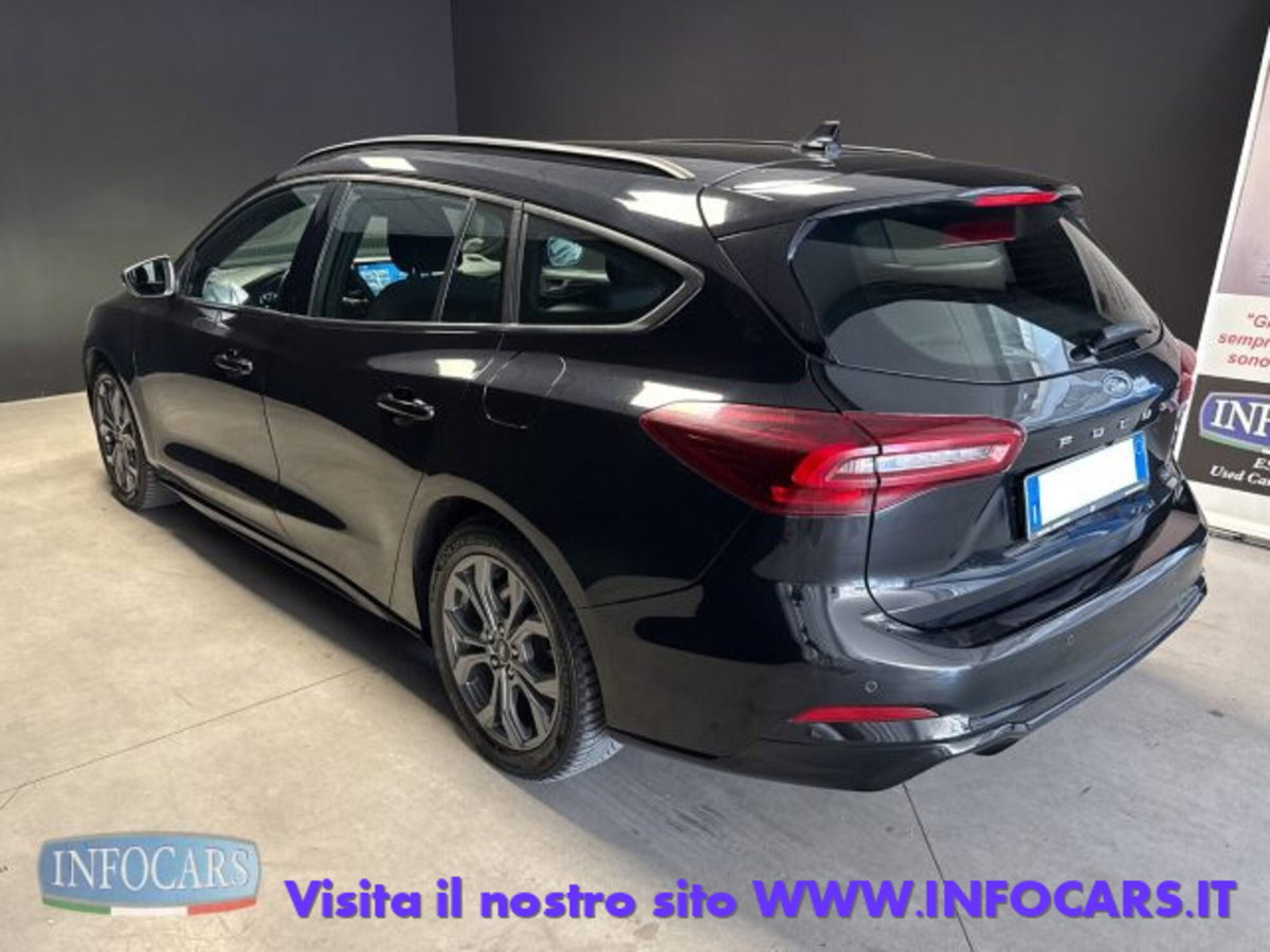 Ford Focus Station Wagon 1.0 EcoBoost Hybrid 155 CV SW ST-Line (2)