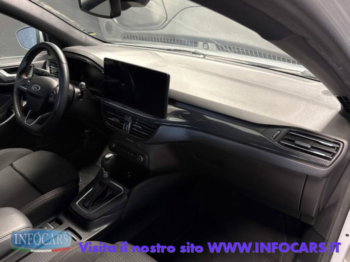 Ford Focus Station Wagon 1.0 EcoBoost Hybrid 155 CV SW ST-Line (12)