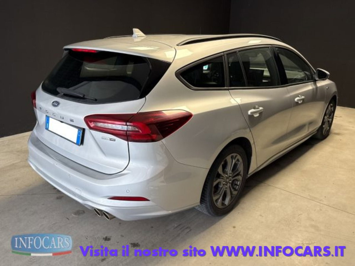 Ford Focus Station Wagon 1.0 EcoBoost Hybrid 155 CV SW ST-Line (4)