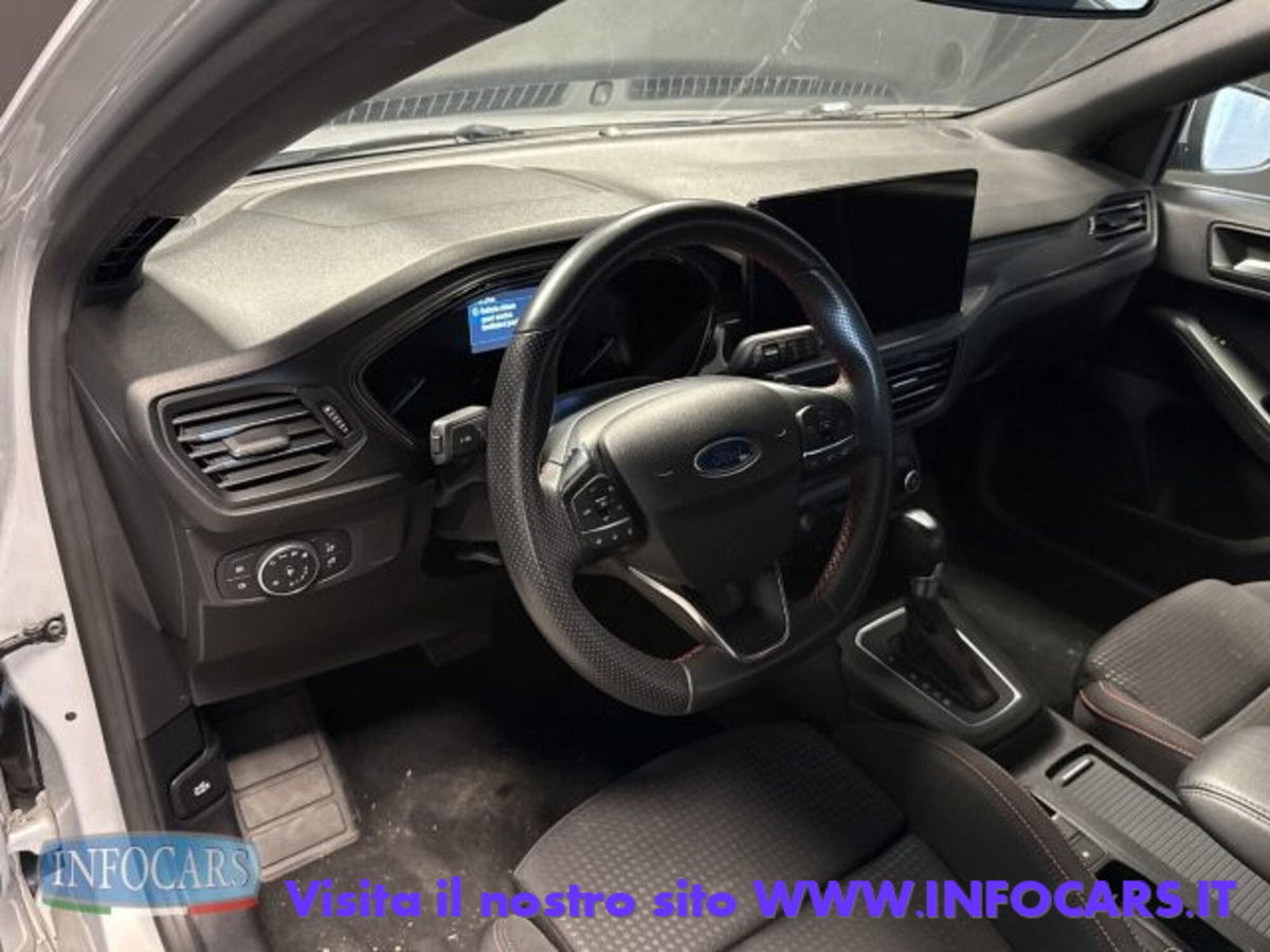 Ford Focus Station Wagon 1.0 EcoBoost Hybrid 155 CV SW ST-Line (9)