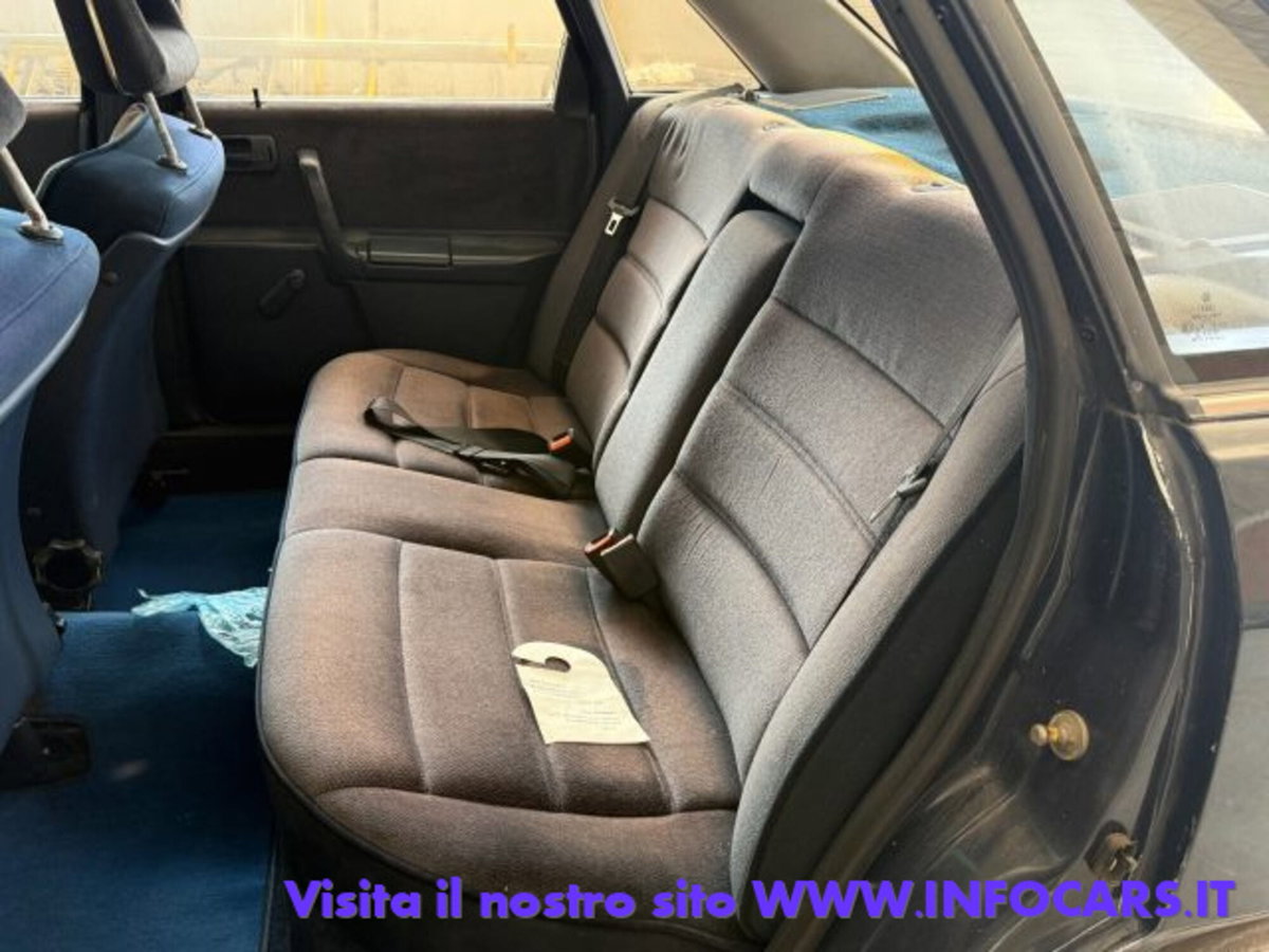 Audi 100 1.8 (75CV) CC (4)