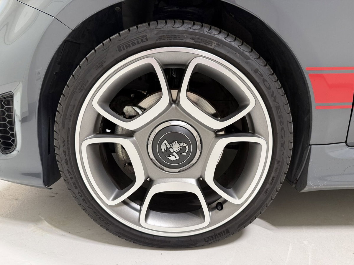 Abarth 595 595 1.4 Turbo T-Jet 145 CV (9)