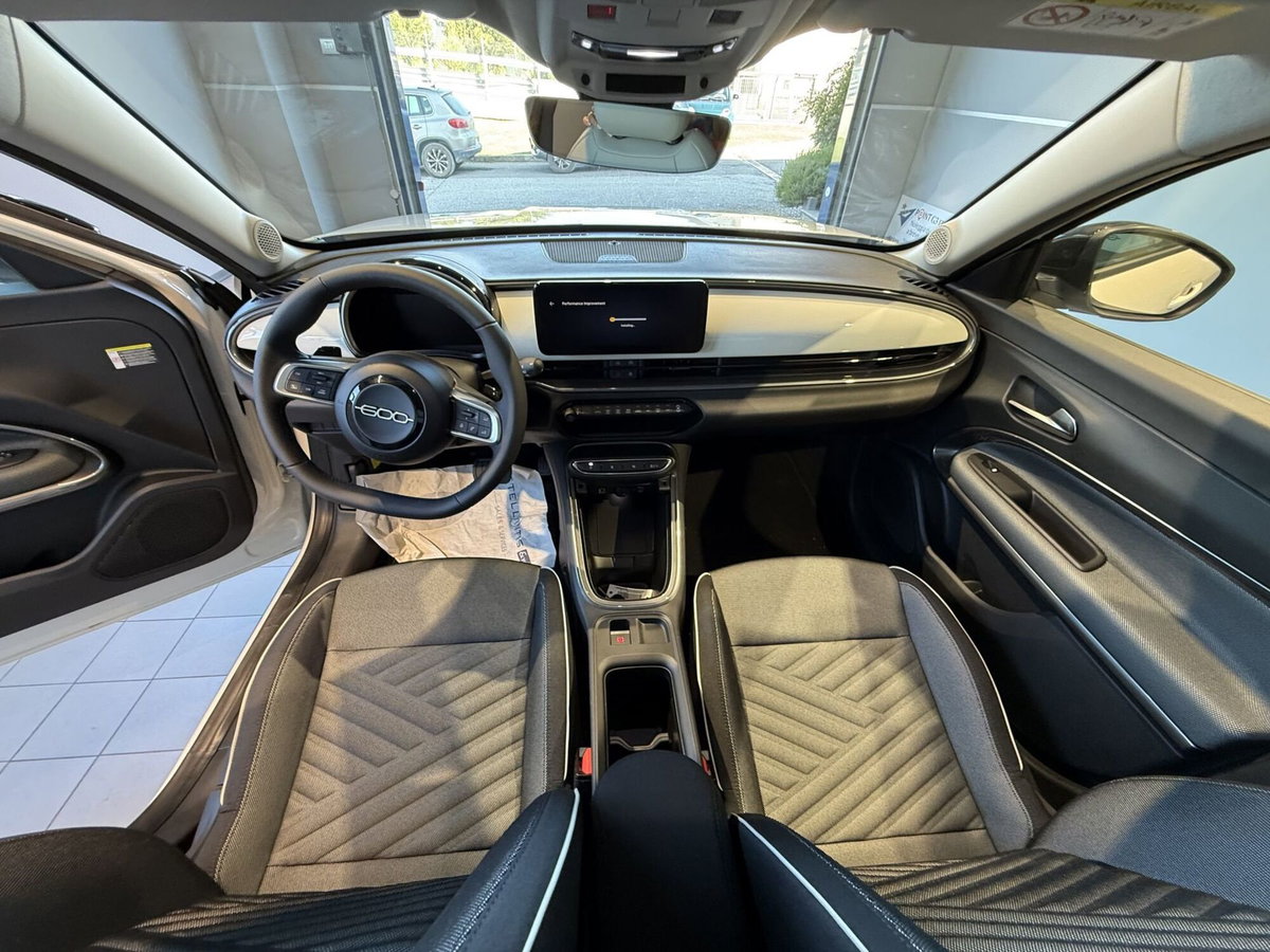 Fiat 600 1.2 hybrid Icon 145cv auto (12)
