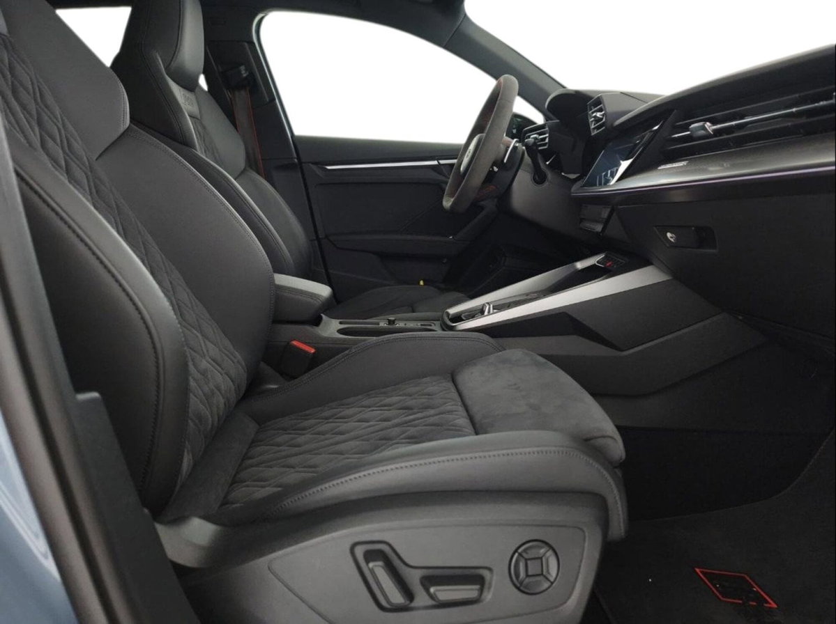 Audi RS 3 Sportback 3 2.5 TFSI quattro S tronic (12)