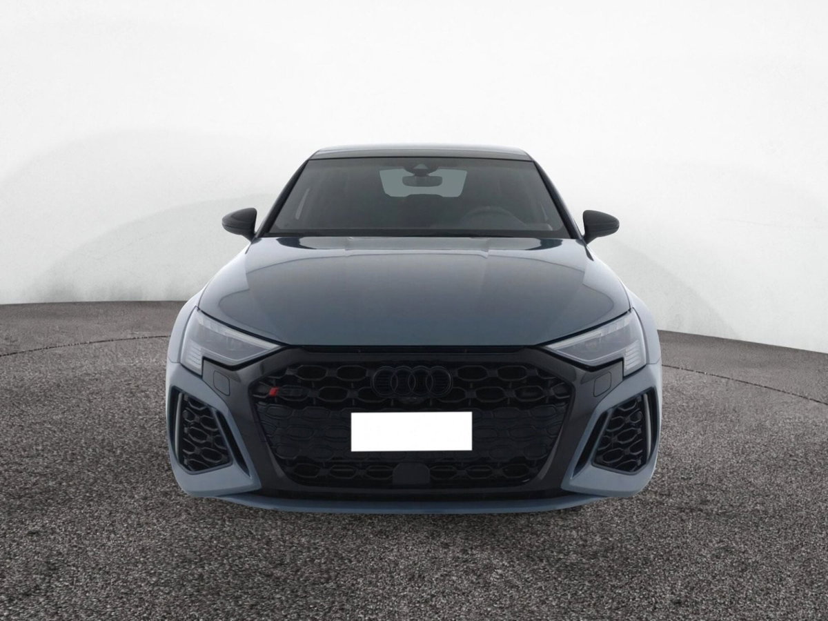 Audi RS 3 Sportback 3 2.5 TFSI quattro S tronic (2)