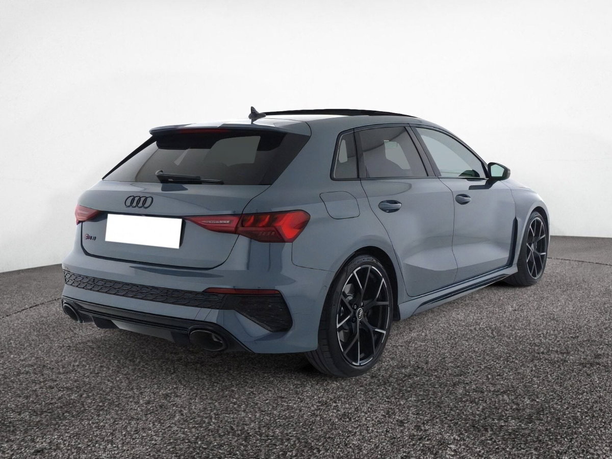 Audi RS 3 Sportback 3 2.5 TFSI quattro S tronic (6)