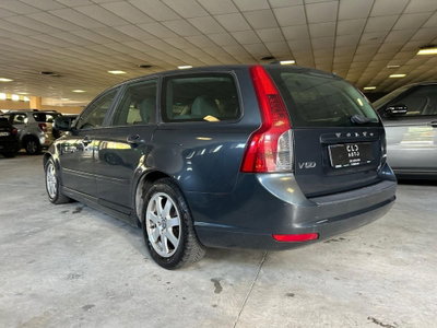 Volvo V50 2.0 D cat Summum (2)