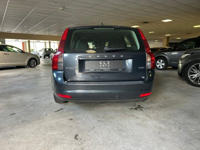 Volvo V50 2.0 D cat Summum (3)