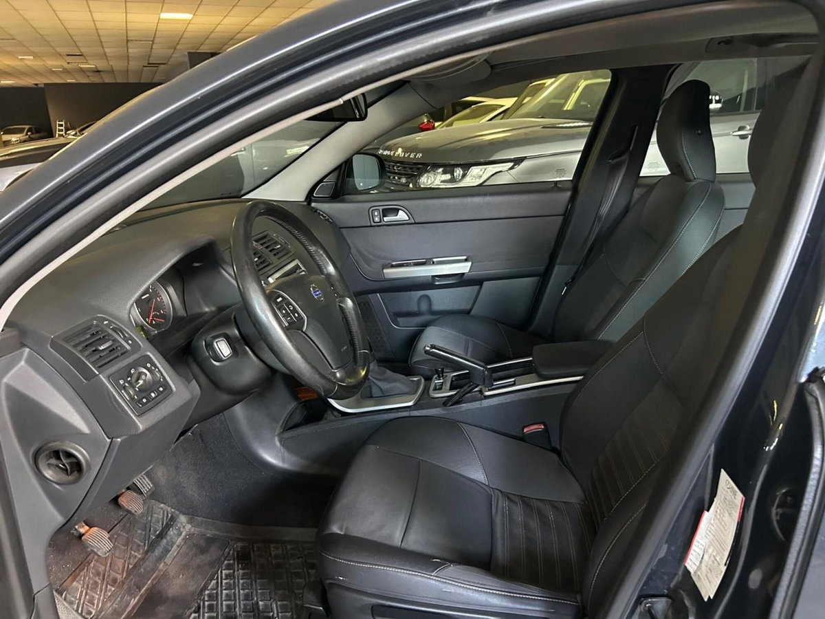 Volvo V50 2.0 D cat Summum (6)