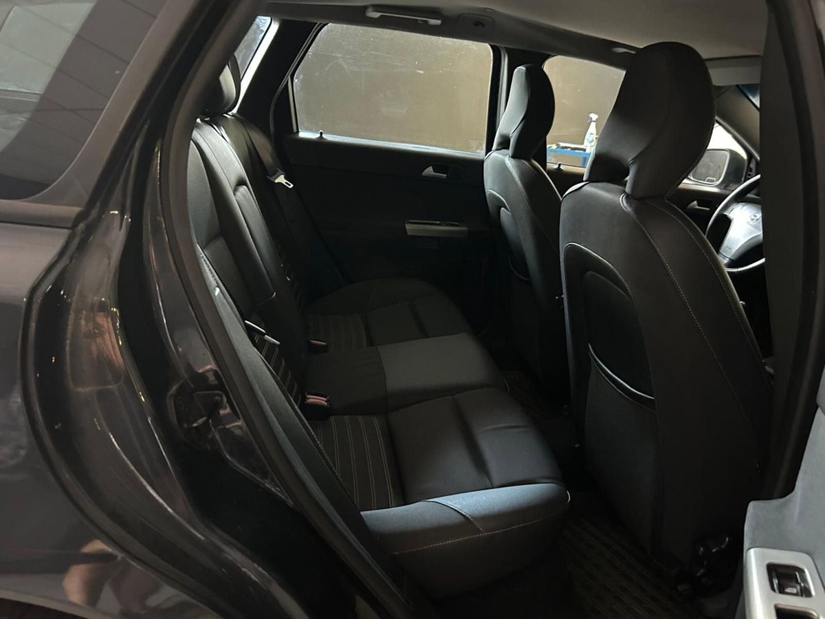 Volvo V50 2.0 D cat Summum (8)
