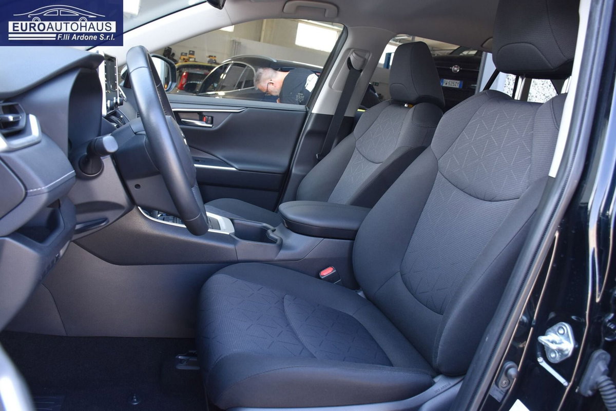 Toyota Rav4 HV (218CV) E-CVT 2WD Dynamic (8)