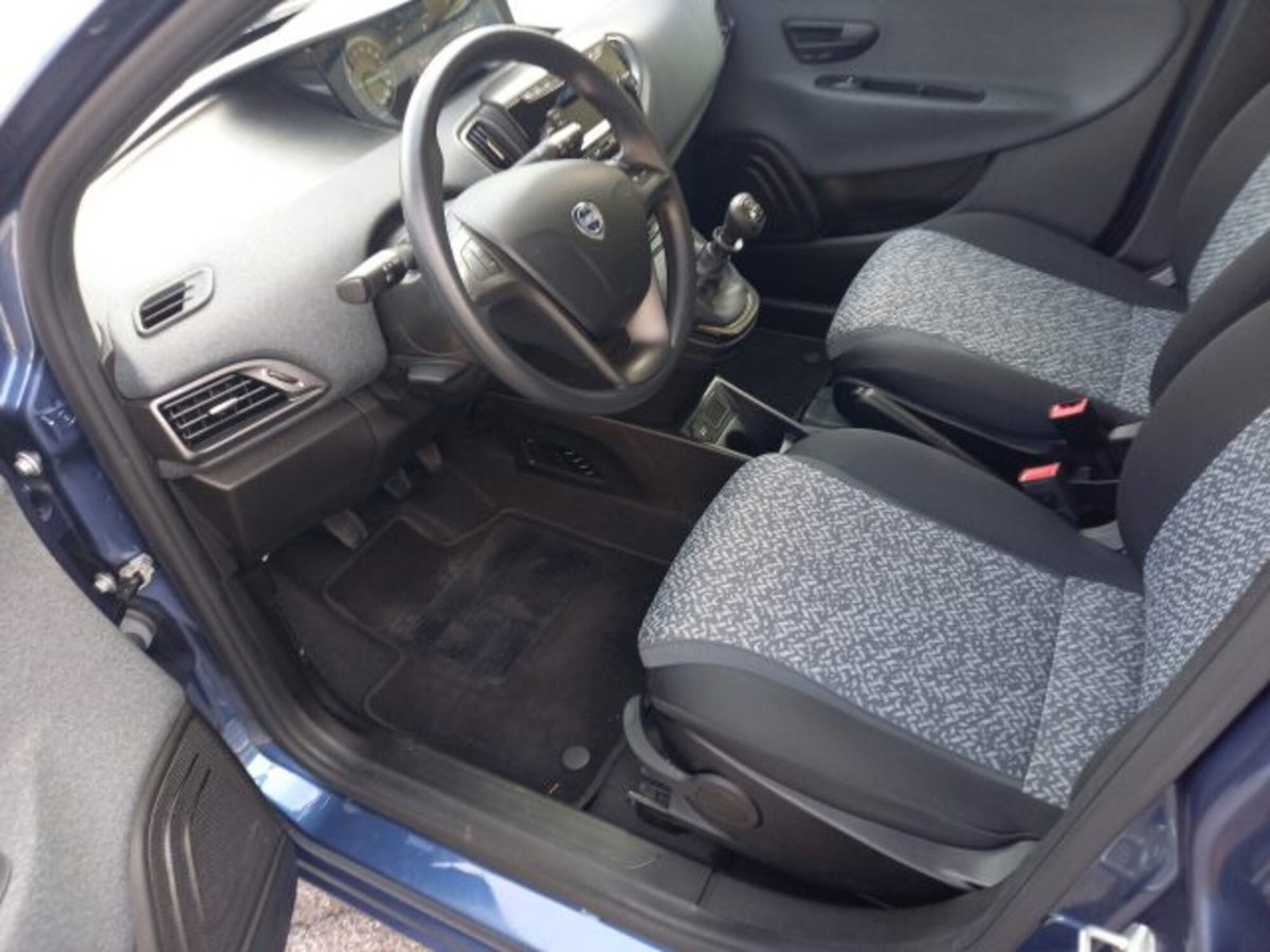Lancia Ypsilon 1.0 FireFly 5 porte S&S Hybrid Ecochic UnYca (9)