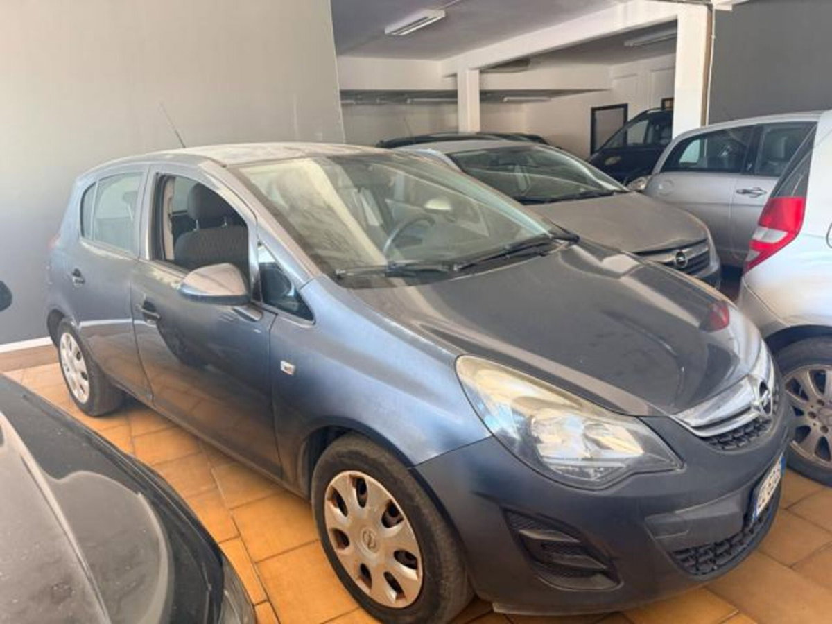 Opel Corsa 1.3 CDTI 75CV 5 porte Club (2)