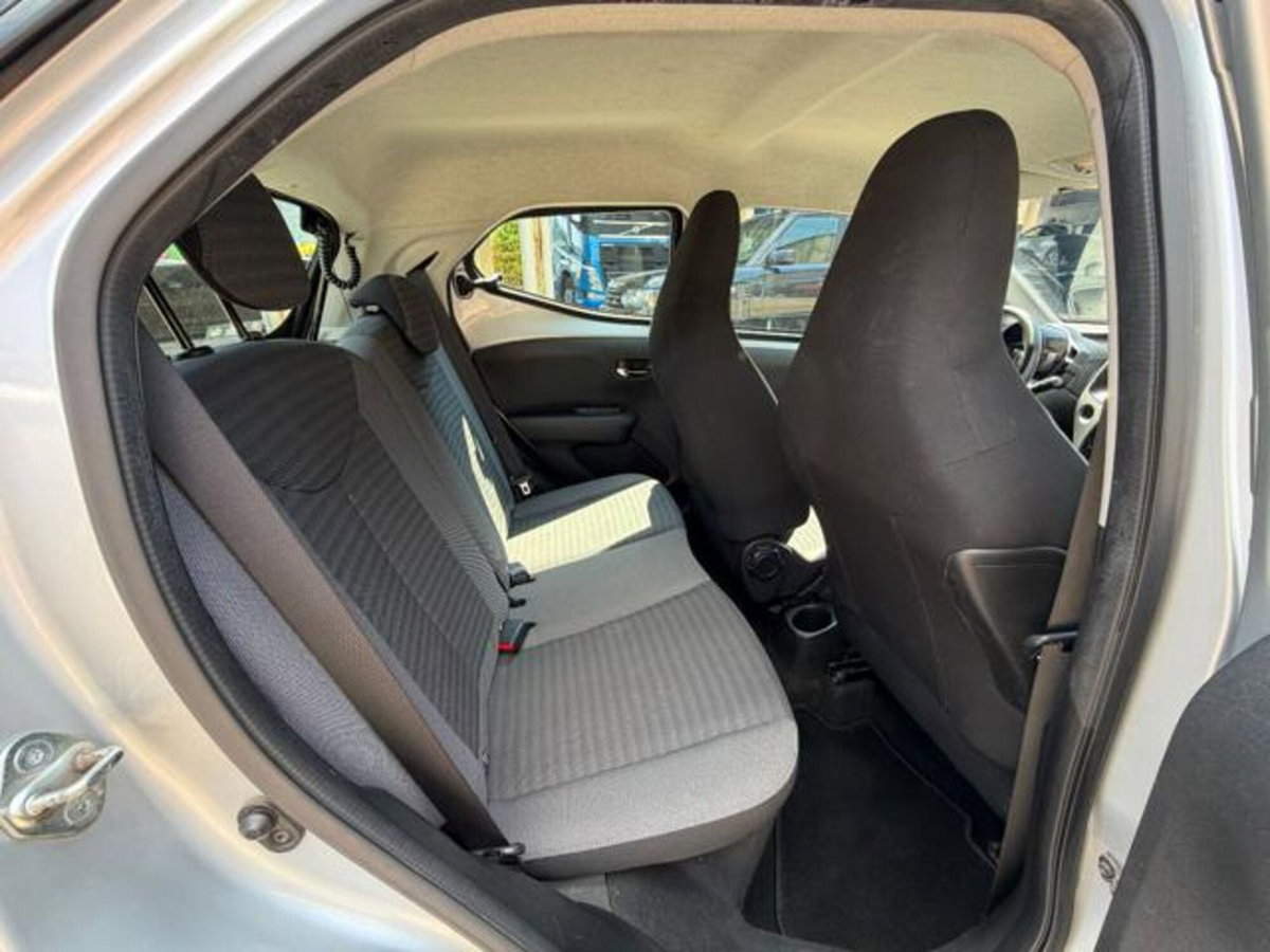 Toyota Aygo Connect 1.0 VVT-i 72 CV 5 porte x-music MMT (10)