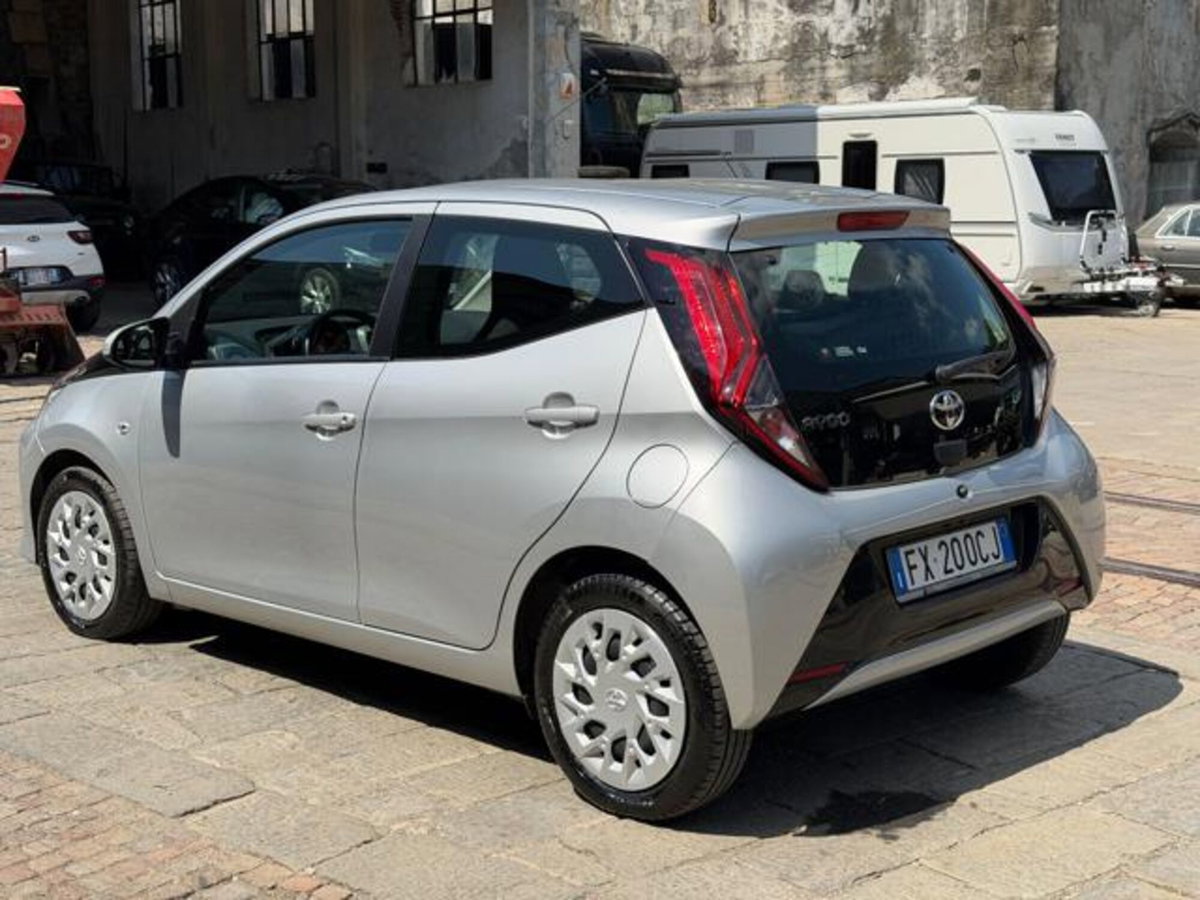 Toyota Aygo Connect 1.0 VVT-i 72 CV 5 porte x-music MMT (5)